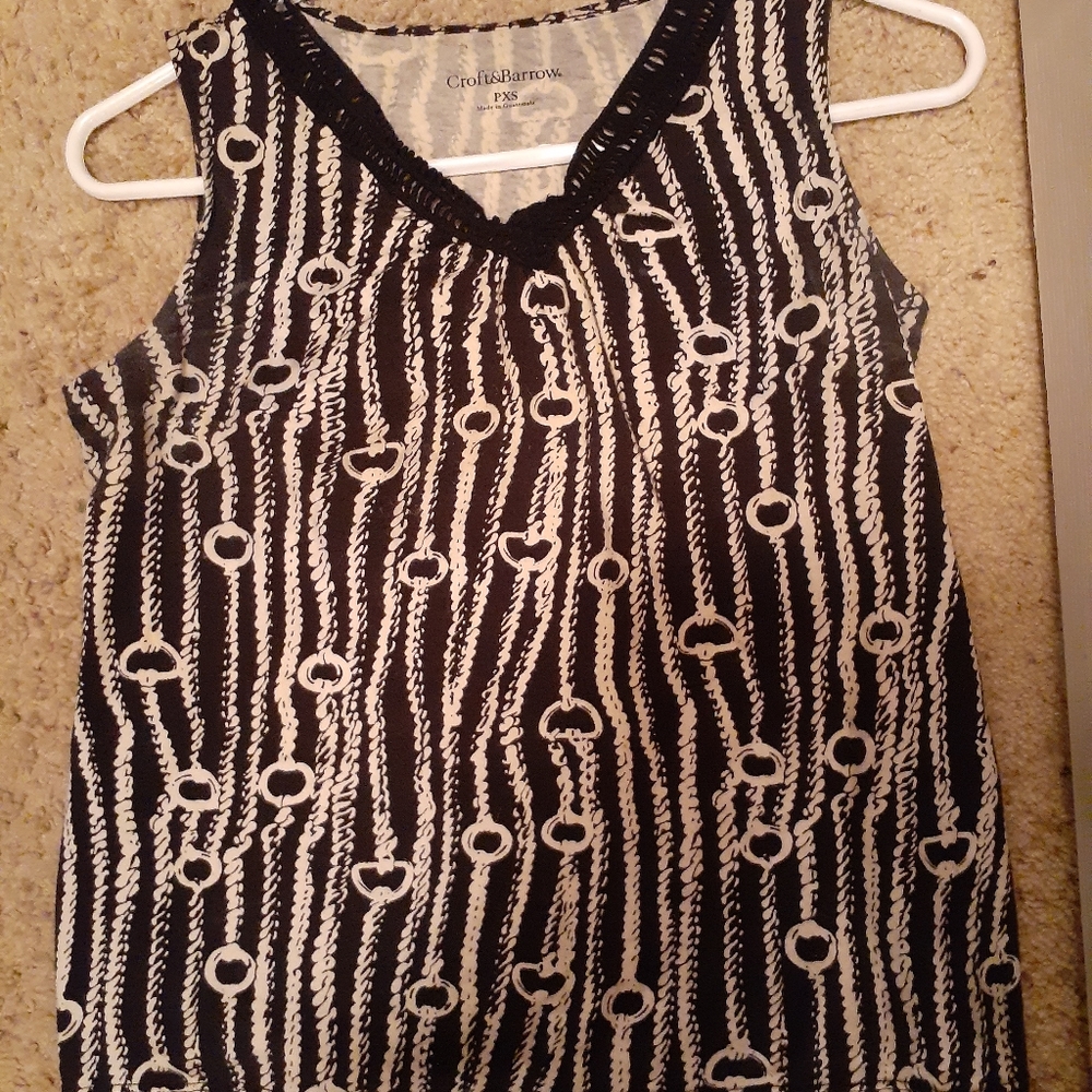 Sleeveless shirt